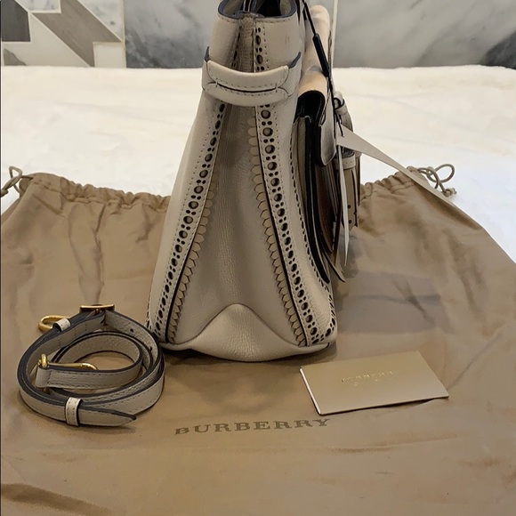 NWT MEDIUM BURBERRY BANNER - Picture 5 of 8